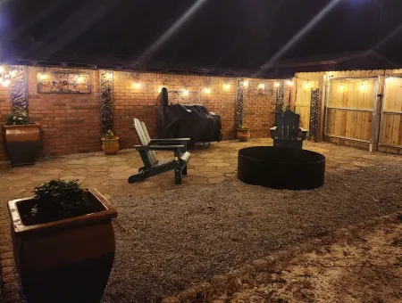 Painted Sky Homestead Apartment - A unique farm stay, near Moody and Valdosta!