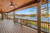 Lakefront Home in 100 Acre Community/Mountain Views, Shopping & Dining All Close