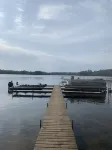 St.Germaine Secluded fully renovated home lake access, ATV snowmobile - Hot Tub