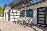 ARCADIA 2022 NEW BUILD - 5 bed/4.5bath - Heated Pool - PRIME LOCATION