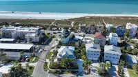 Steps to Siesta Beach / Chic Studio / Pool & Patio - ブティック