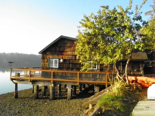 Charming Beach Cabin Nestled in Quartermaster Harbor - 3星級