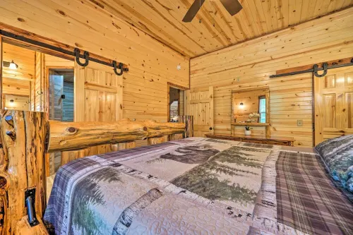 Luxury Getaway | Mountain/River Views, BBQ/Fishing