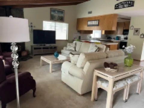 The Club House @ Pine Mountain Lake/ Yosemite 格羅夫蘭酒店