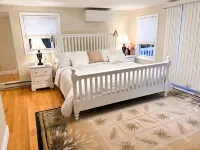 Beautiful 3 bedroom house by the ocean