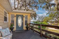 Cozy, Close to downtown Lake View home. - Bungalows