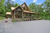 Spacious! All Paved road access, High Speed Internet, 7 Minutes to downtown BR!
