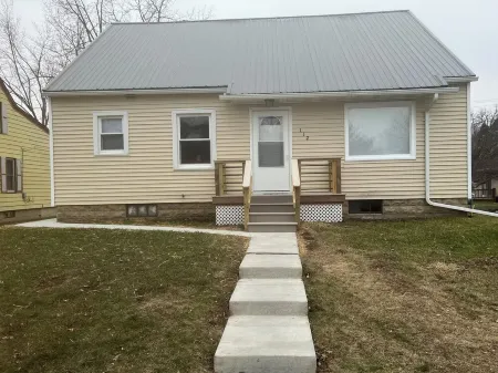 Lots of charm and only blocks away from the Root River and Bike trails