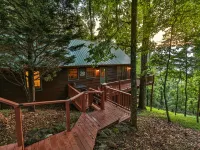Mountain Top Cabin with Big Views, a Relaxing Hot Tub and 2 Gas Fireplaces.