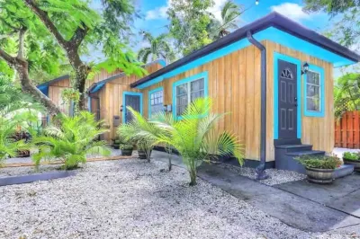 Slice of Paradise: Tropical Studio in Downtown Historical River District Hotels near Tropical Hardware DO It Best