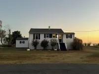 Beachfront Hideaway - Pet Friendly, Hot Tub, EV
