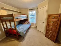 NetZero 3 Bedroom Farmhouse on Blue Ridge Parkway Hotels in Floyd County