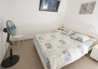 Apartment Farfalla with air conditioning, pool 10 x 5 and parking, 250 meters from the lake