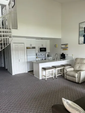 #16 Condo by large pool & shuttle to Gorge Amp-Book Separately