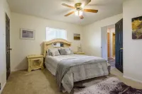Holiday Decorations l Spacious l 1 Mile to Downtown Bandera l Dog Friendly