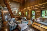 The Boathouse at Four Fillies Lodge Hotels in Monroe County