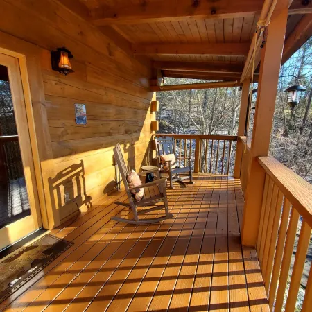 The Den Cozy Rustic Private Cabin Отели рядом с достопримечательностью «Sims Point»