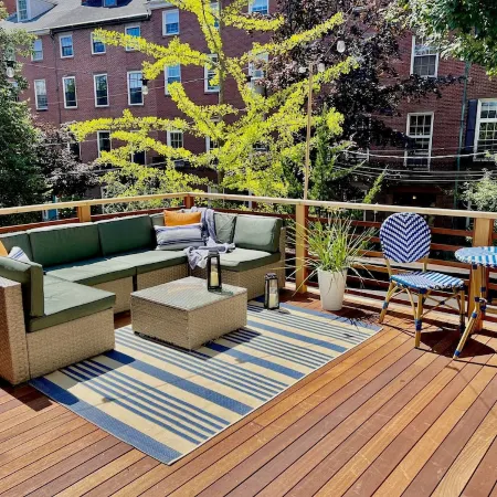 Location, Location! Prime- West End Studio. Walkable to Entire City!