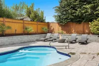Luxury 8 beds Villa with Private Heated Pool & Resort Amenities