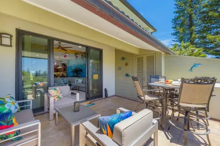 The Wave at Kapalua, Ocean 10th Hole Golf Course Views Отели рядом с достопримечательностью «DT Fleming Beach Park»