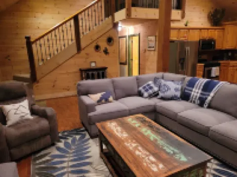 Cozy 3-bedroom Cabin in the Woods - No Cleaning Fee