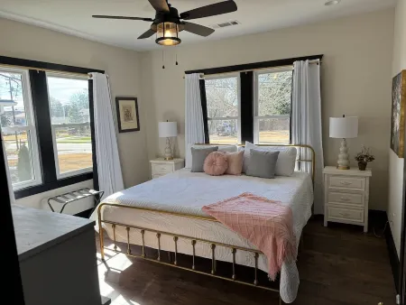 2-bedroom vacation home just a two minute walk to downtown