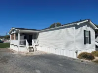 Cozy 3 bedroom modern mobile home in charming Moorefield with WiFi Hotels in Hardy County