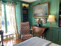 1840's Ship Captain's Farm Estate, 6-10 Guests