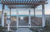 2-bedroom condo, just a short walk to Miramar Beach