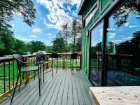 The Tiny House @ Deep Creek Lake - centrally located to everything Deep Creek