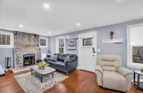 Newly renovated Cozy home with chef kitchen, pretty much fully stocked