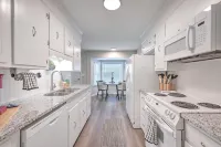 CLEAN, COMFORTABLE, AND SPACIOUS NEAR CHARLESTON!