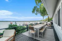 Amazing Lake House - beautiful clear lake - 2 hours from Chicago!