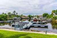 Condo with Boat Dock, 1.5 miles to beach, and 2 blocks to 5th Avenue!