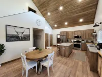 Family Friendly, Arcade Game, Sleeps 13, Gazebo, Firepit