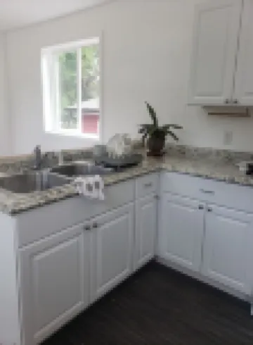 Downtown Stay at the Blue Tiny Twin