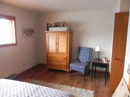 Walking distance to downtown Fish Creek, DC Auditorium and Peninsula State Park.