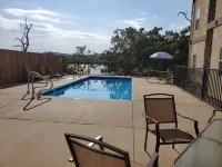 Luxury Lakefront ,1750 sq. ft, 3/2 One Level Condo with NO steps close to ~SDC~ - 3 estrellas