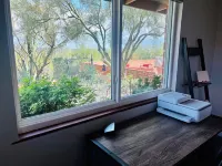 Quiet desert getaway with beautiful views and heated pool, pet-friendly