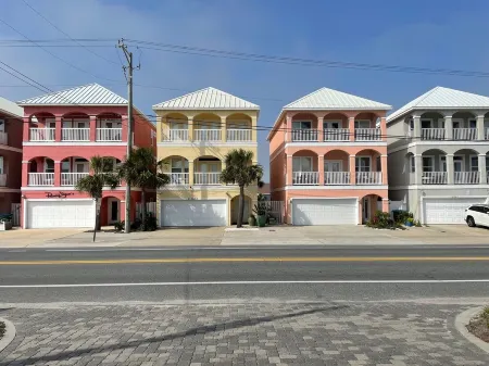 5BR 4.5 BA Luxury on Front Beach, 4 mi to 30A, Semi-Private Beach, Pool