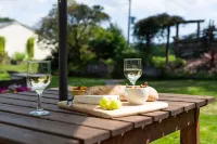 Beautiful  Cottage in a Peaceful, Rural Setting with Country Club Membership.
