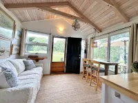 Small One Bedroom Private Cottage on Large Quiet Property. - 4-Star