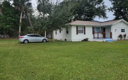 Driftwood Daytona- Spacious 3 Bedroom Old Florida Charmer 10 min from Everything Отели рядом с достопримечательностью «Университет аэронавтики Эмбри-Риддла»