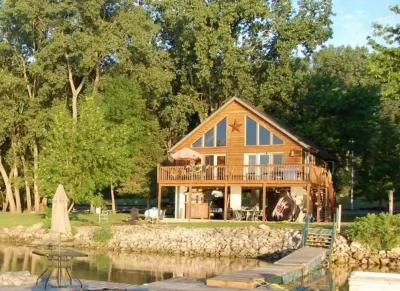 Beautiful Riverfront Home on the Mississippi!