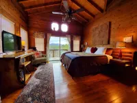Last Minute Discounts. Cabin with Hot Tub & King Bed