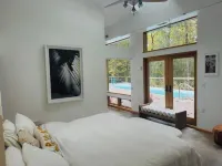 Willow Creek: Mid-Century Oasis Hotels in Franklin County