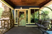 Fairytale Cabin on Lake Wedowee