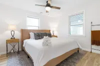 Kings, Kitchens & Comfort In Modern Cedar Home