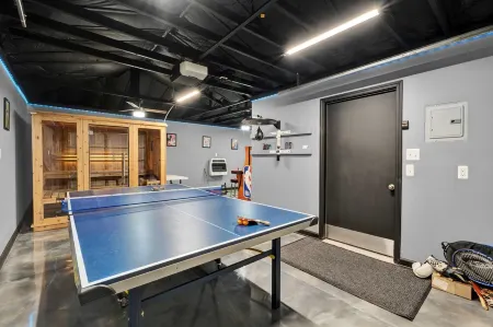 Home in Royal Oak w/ pool & sauna & dream garage