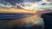 3 Bed/2.5 Bath 1450 sq ft with Large Open Floor Plan, 3 Min Walk to Beach